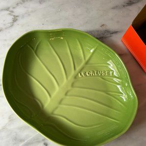 Le Creuset RARE Cabbage Serving Dish 9" - NIB $4.99 Discounted Shipping